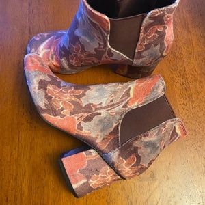 Floral print velvet high heeled boots